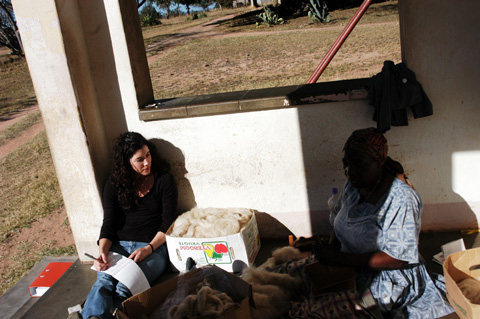 Messitt spent close to a year alongside Regina Mohlolo, a master weaver and founding member of Mapusha Weavers. Regina is one of three main characters in The Rainy Season. (2006)