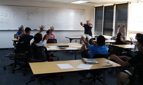 Bob Klein leads a session during the Navajo Nation Math Circle Project’s summer math camp.