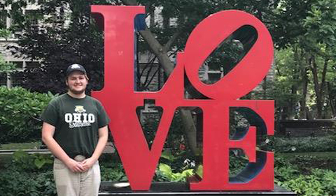 Brandon Niese with the iconic LOVE sculpture in Philadelphia
