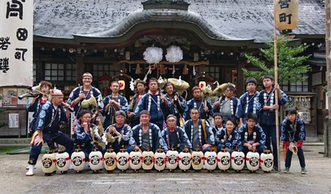 Group photo of Thompson and his troupe mates on Oct. 13 on the afternoon before the start of the Asuke Fall Matsuri after being blessed by the head priest of Asuke Hachimangū Shrine.
