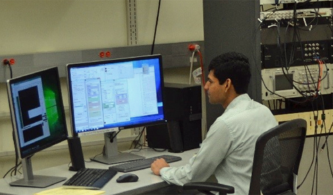 Hariprakash Haragopal works in the lab.