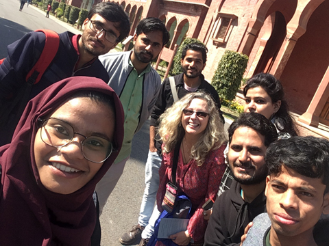 Dr. Emilia Alonso-Sameño with faculty and students from Aligarh Muslim University in February 2020.