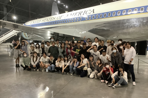 Chubu Students view President Kennedy's JFK Air Force 1 at Dayton Air Force Museum.